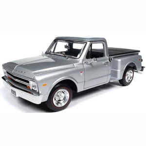 Auto World 1968 Chevrolet C10 Stepside 1/18 Diecast