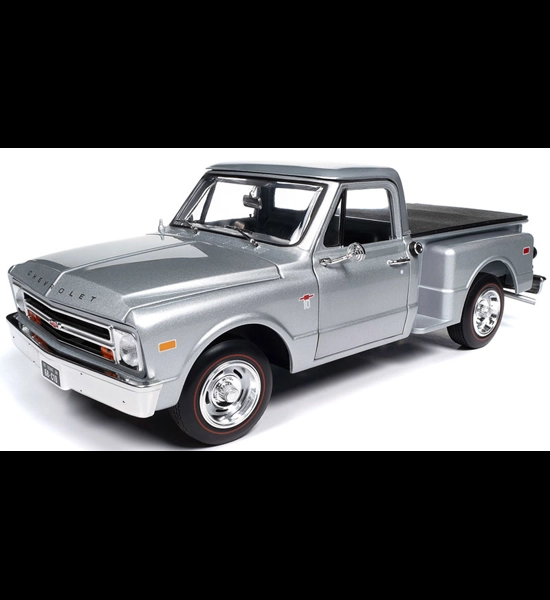 Auto World 1968 Chevrolet C10 Stepside 1/18 Diecast