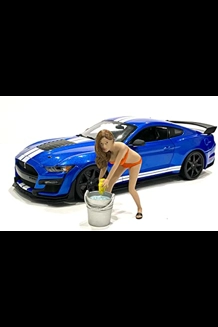 American Diorama Bikini Car Wash Girl Cindy 1:24..