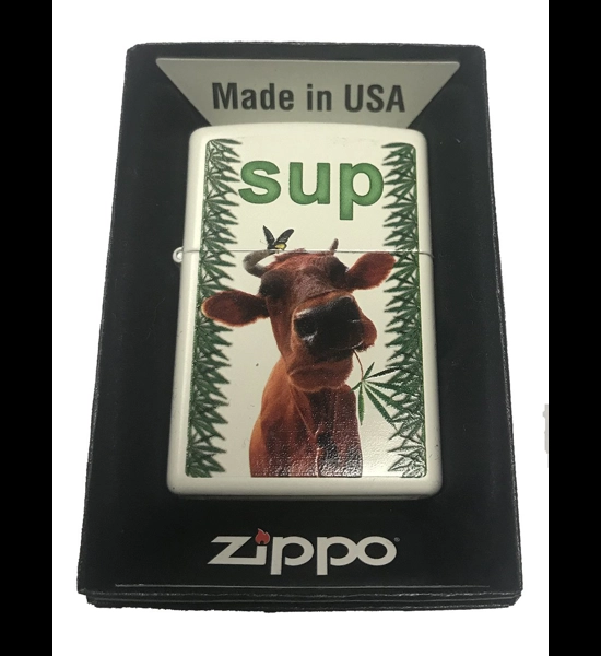 Cow With Leaf White Matte Zippo