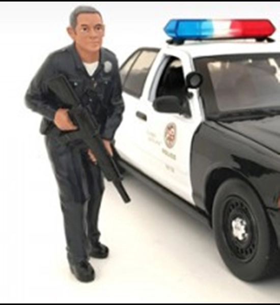 American Diorama Police Officer II 1:24 Scale
