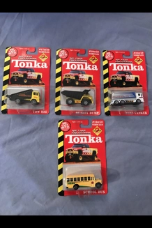 1:43 Scale Tonka Die Cast - Truck Series - YR 2000