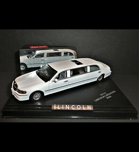 Sun Star 2000 Lincoln Limousine 1:43 Scale