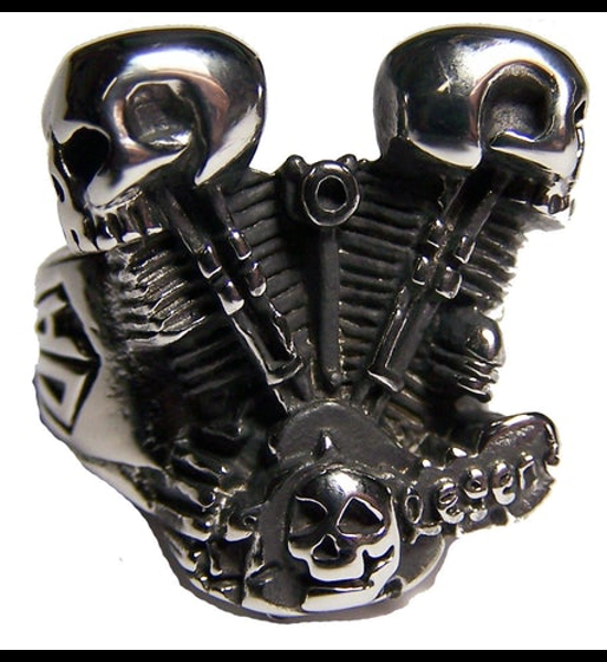 Engine Skull Heads Ring