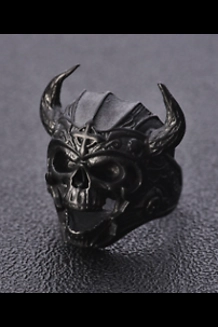 LG Viking Black Skull W/Horns Ring