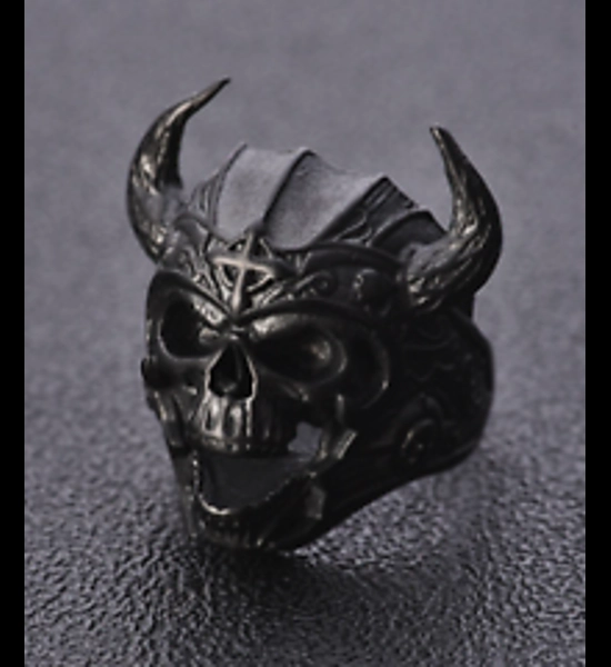 LG Viking Black Skull W/Horns Ring