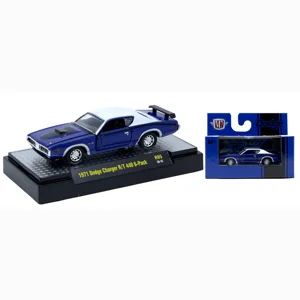 M2 Machines 1971 Dodge Charger R/T 440 6-Pack 1/64 Diecast