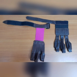 Soft leather archery glove