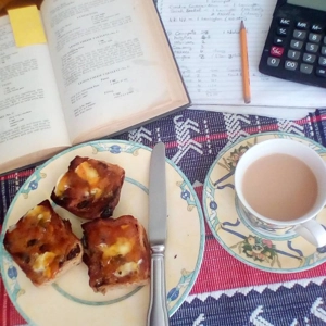 Spiced Raisin Buns