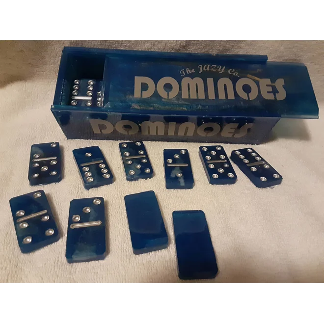 Additional Image for Dominoes with Matching Box
