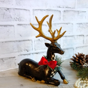 Checked Reindeer Stag Courtly Christmas Decor