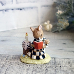 Checked Figurine Mouse Bedtime Story Courtly Decor