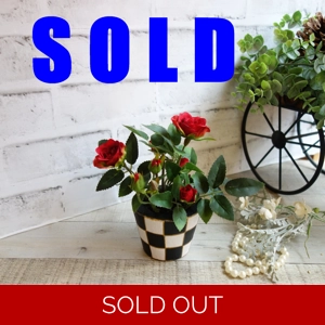Checked Flower Pot Mini Roses Checked Courtly Decor