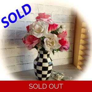 Courtly Vase Checked Vintage Rose Arrangement