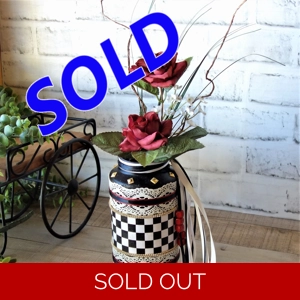 Checkerboard Vase Vintage Rose Arrangement