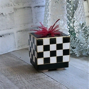 Whimsical Checks Gift Box Buffalo Check Decor