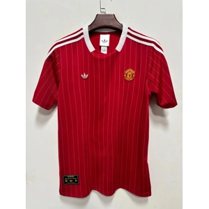 Manchester United adidas style