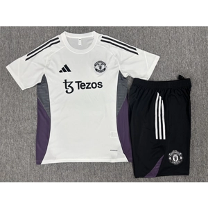 Manchester United training set