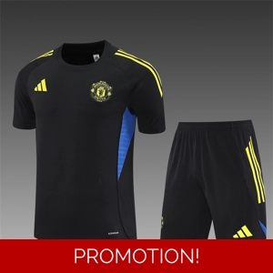 Manchester United training set