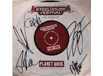 H.e.a.t. - Promotional signed card