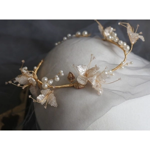 Minimal Handmade Pearls Beaded Bridal Headdress