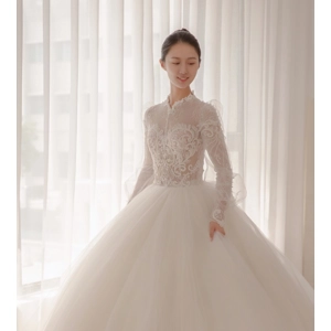 Luxury Hepburn Retro French Lace Handmade Long Sleeve Empire Wedding Gown