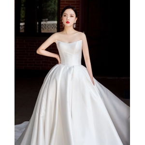 Elegant French Satin Tube Top Trailing Wedding Ball Gown