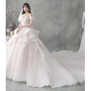 Spring/Summer Luxury Off-shoulder Ruffled Wedding Gown