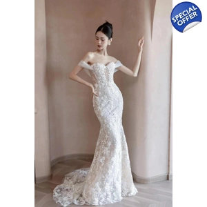Elegant French Lace Ivory Mermaid Wedding Dress