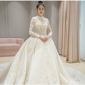 French Hepburn Retro Stand Collar Empire Wedding Gown