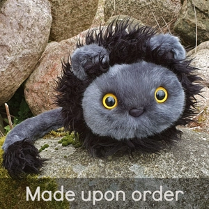 Large dark grey lion - ..