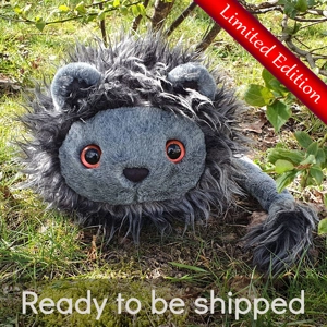 Large silver grey lion - Napoleon