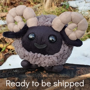 Small dark grey ram - Pyro