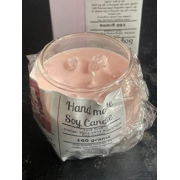 Love spell soy candle with pink gemstones