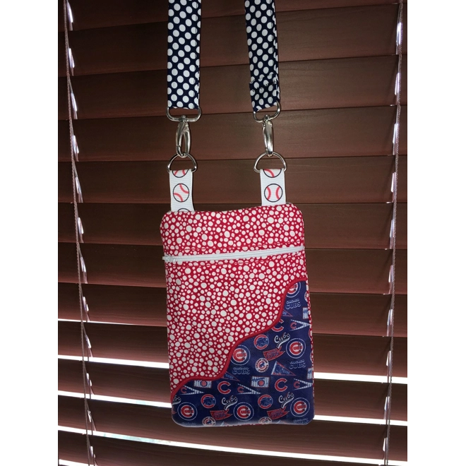 Additional Image for Chicago Cubs vertical diagonal crossbody bag