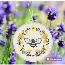 Summer buzz bee wall hoop art