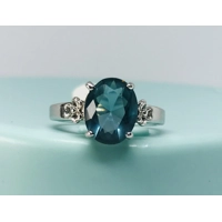 Blue flower accent ring - size 6
