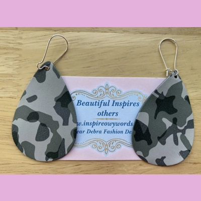 Green camouflage light Weight faux leather dangle earrings