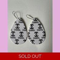 Chanel black and white light Weig..