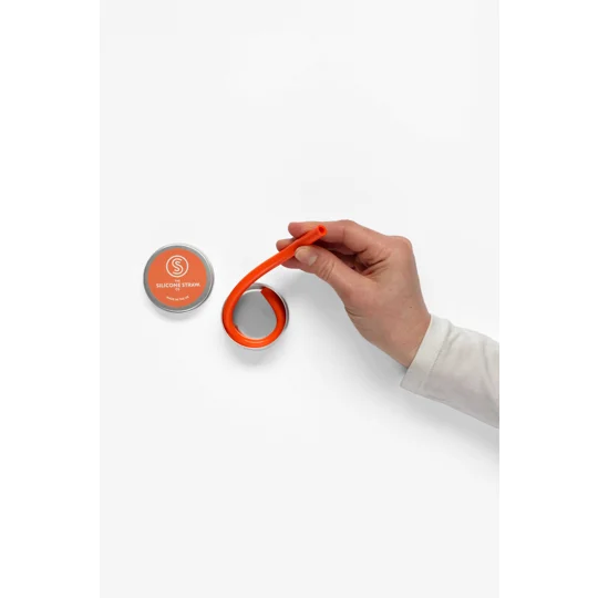 REUSABLE SILICONE STRAW WITH TRAVEL TIN
