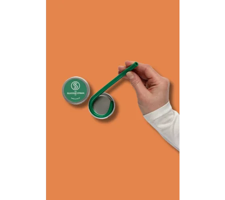 REUSABLE SILICONE STRAW WITH TRAVEL TIN