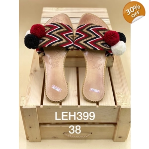 Sandals with Pompoms