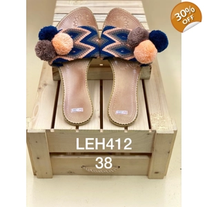 Sandals with Pompoms