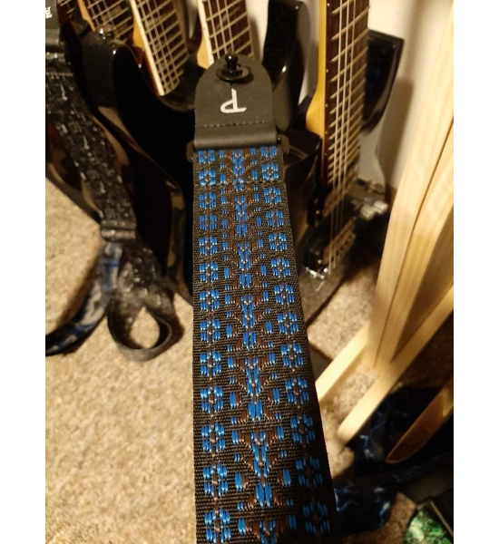 GUITAR STRAP BLUE