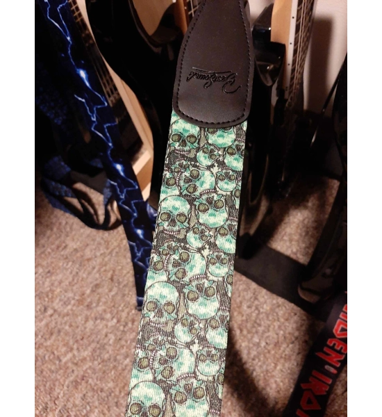 GUITAR STRAP SKULLS GREEN