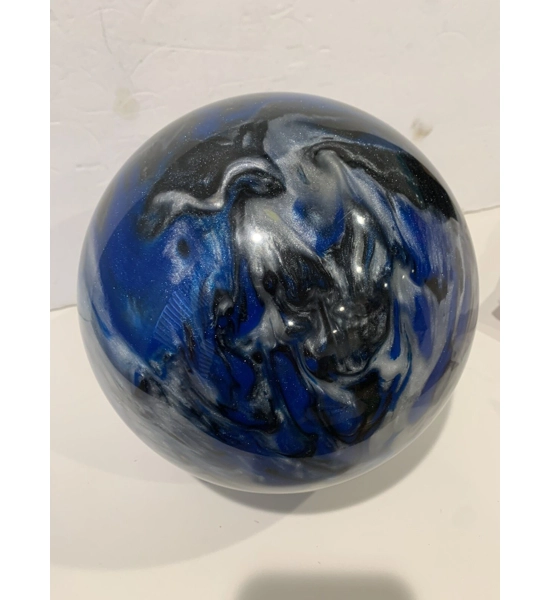 BOWLING BALL