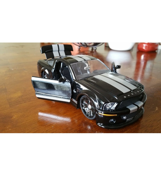 DIECAST 2008 FORD SHELBY GT-500KR