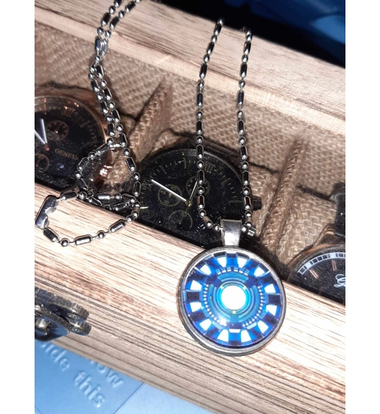 NECKLACE AVENGERS IRON MAN HEART ARC REACTOR BLUE