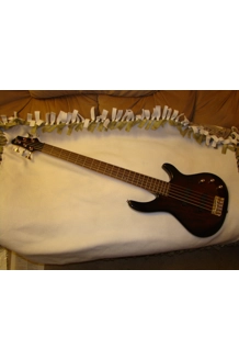 GUITAR BASS SQUIER 5