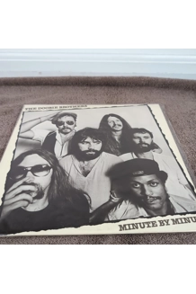 RECORD THE DOOBIE BROTHERS MINUTE BY MINUTE